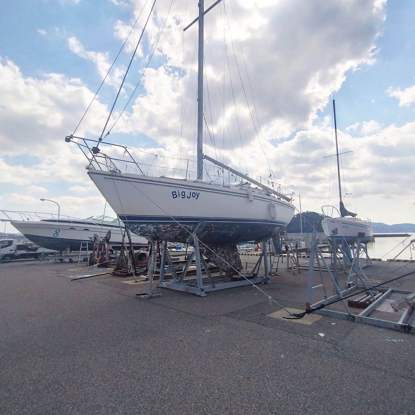 次は何を塗ろうと考えていたら船の塗装お願いされました大村市の方からのご依頼です外壁・屋根の事でお困りの事がございましたら、やまにた塗装にご相談ください！ホームページはプロフィールからご覧いただくか、やまにた塗装で検索🌍@yamanitatosouDMでも見積り依頼は可能です#やまにた塗装 #山新田塗装#長崎県の塗装業者#外壁塗装#屋根塗装#断熱塗装#断熱効果#遮熱効果#窓ガラスコーティング#結露防止#鉄骨塗装#足場工事#外壁洗浄#高圧洗浄#諫早市の塗装業者#コーキング工事#船塗装