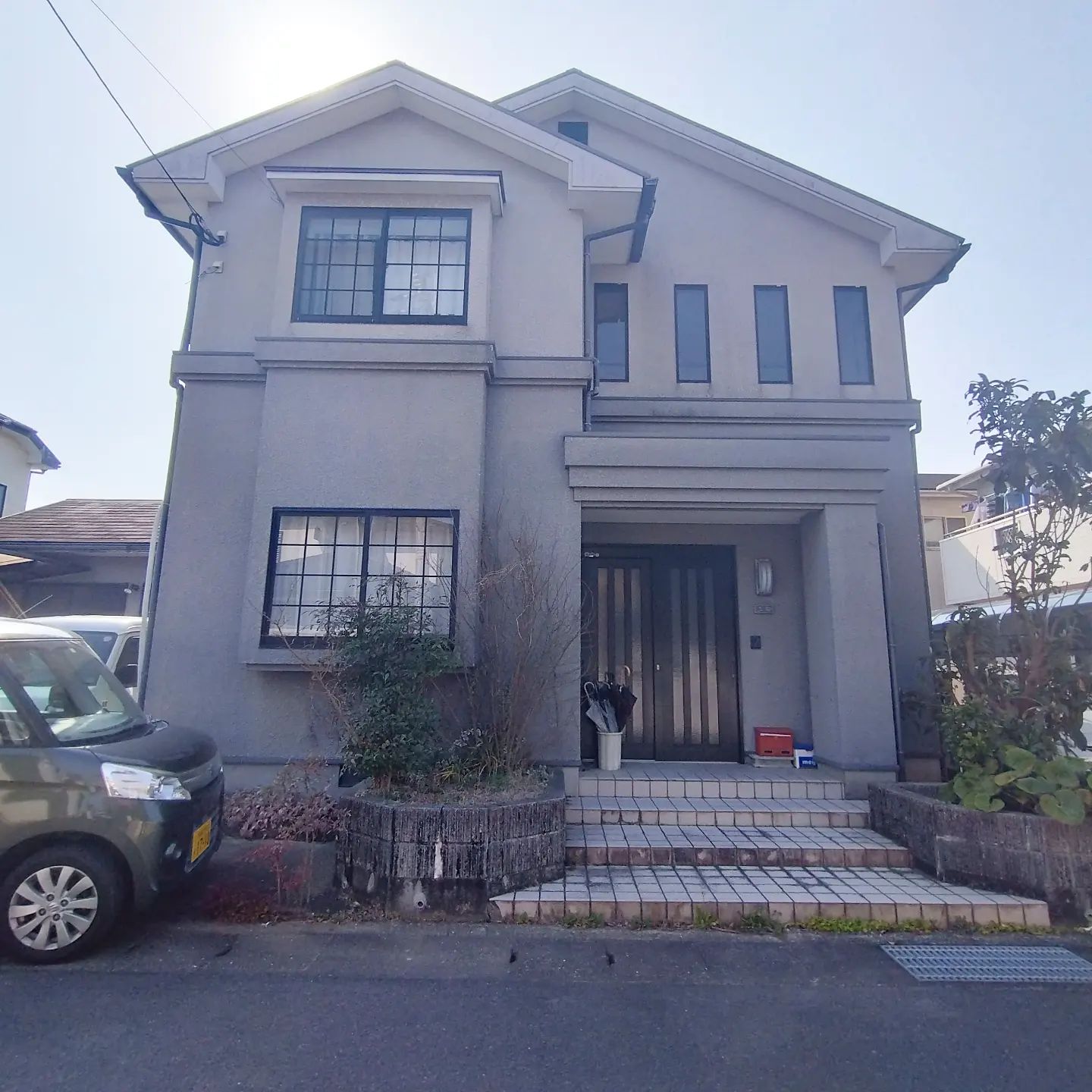 ご紹介いただき見積りに来てますありがとうございます諫早市福田町の方です外壁・屋根の事でお困りの事がございましたら、やまにた塗装にご相談ください！ホームページはプロフィールからご覧いただくか、やまにた塗装で検索🌍@yamanitatosouDMでも見積り依頼は可能です#やまにた塗装 #山新田塗装#長崎県の塗装業者#外壁塗装#屋根塗装#断熱塗装#断熱効果#遮熱効果#窓ガラスコーティング#結露防止#鉄骨塗装#足場工事#外壁洗浄#高圧洗浄#諫早市の塗装業者#コーキング工事#抽選#塗装業イベント